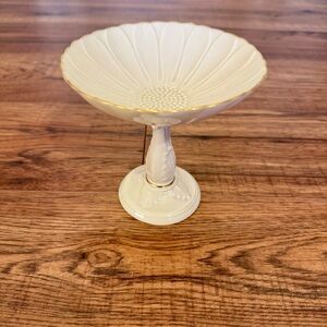 Lenox Charleston Compote Pedestal Sunflower or Daisy Dish Embossed Trinket Candy